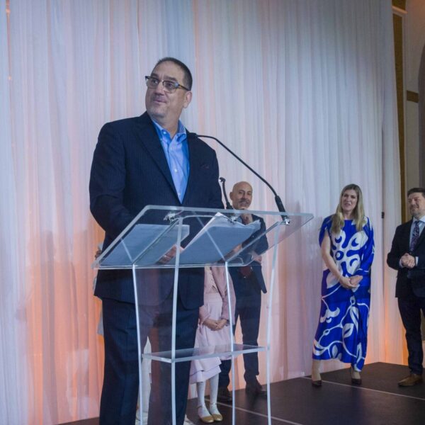 DUMAK RECIBE UN PREMIO A LA EXCELENCIA EN FABRICACIÓN Y DISTRIBUCIÓN